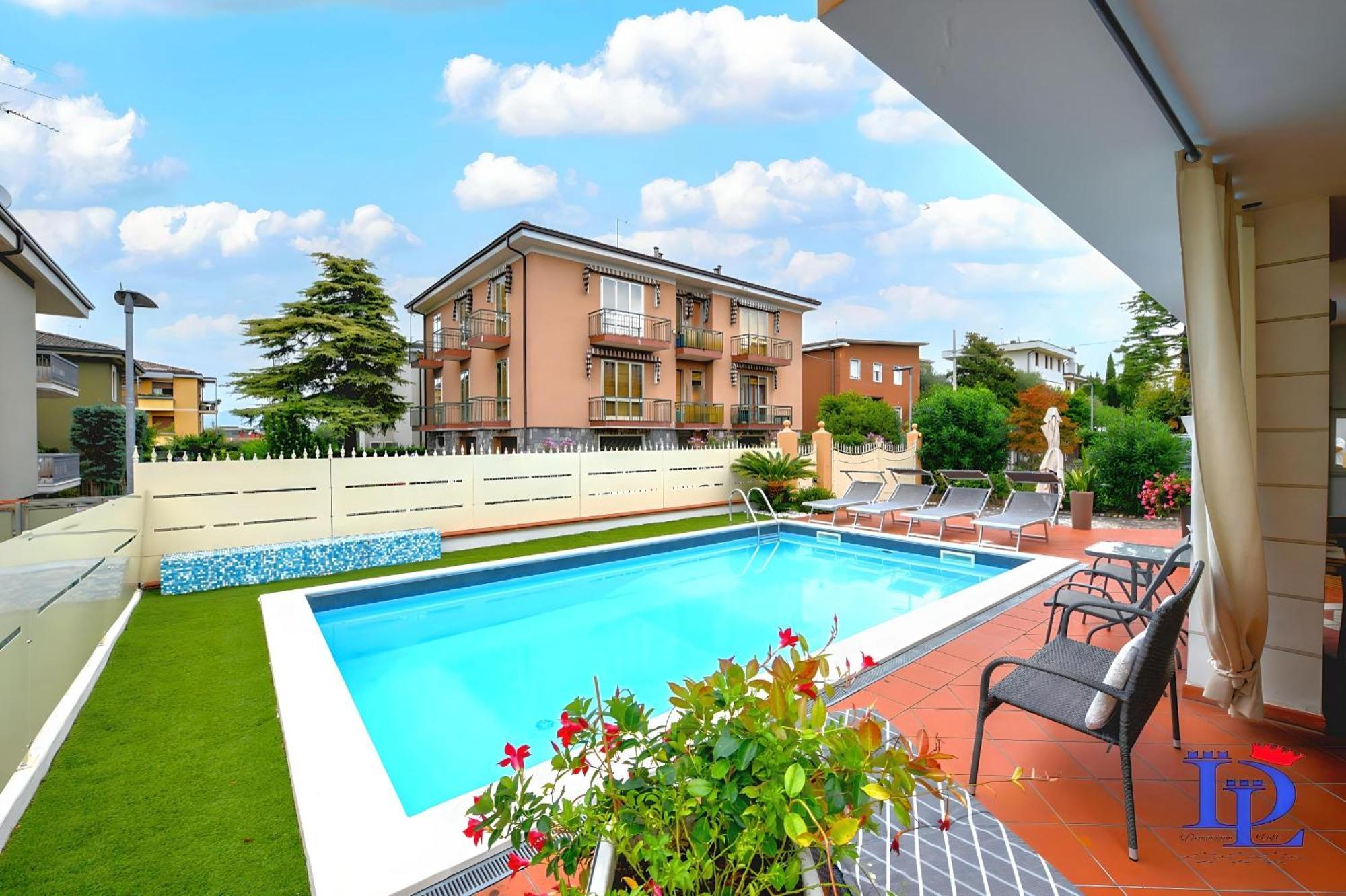 Desenzanoloft Official Partner Marriott Homes & Villas - Garden & Pool 데센자노델가르다 외부 사진